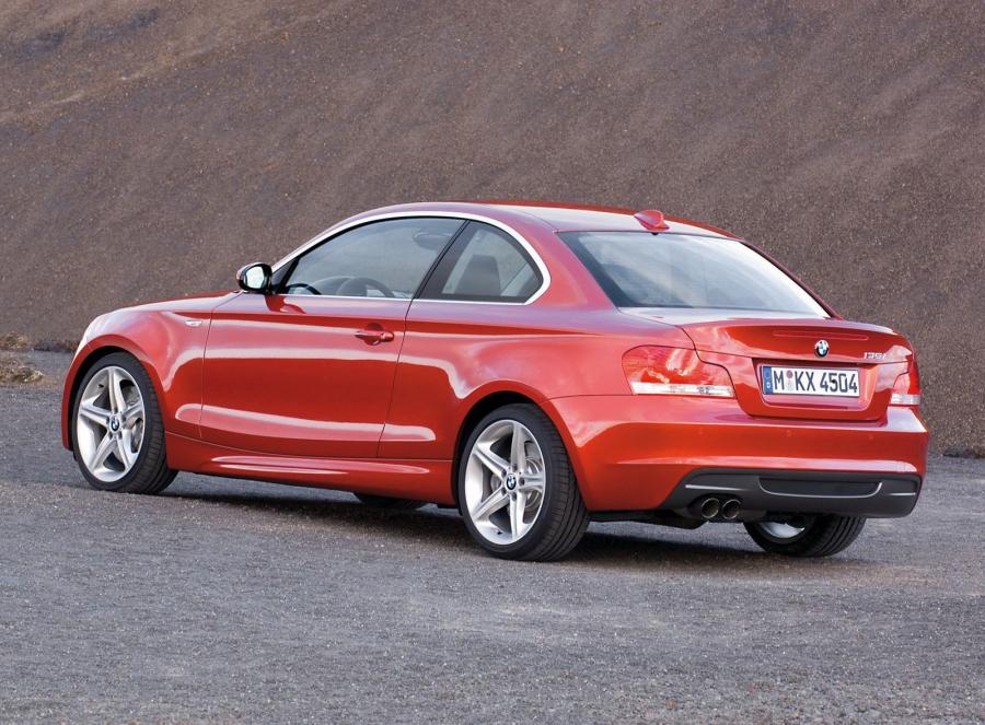  BMW 1-Series Coupe 2011 года  (фото 61 из 77)